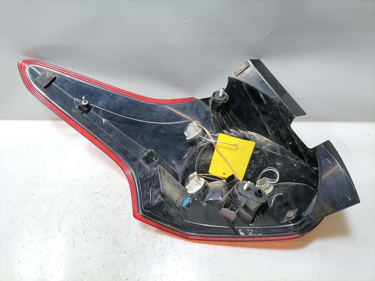 Ford Focus 3 original R&uuml;cklicht R&uuml;ckleuchte Schlussleuchte rechts Flie&szlig;heck Facelift Bj.2018